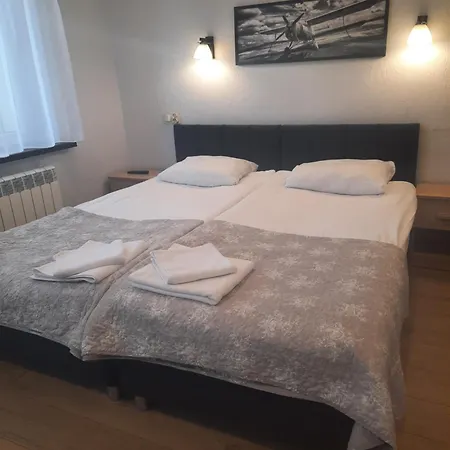 Hotelik Corner *